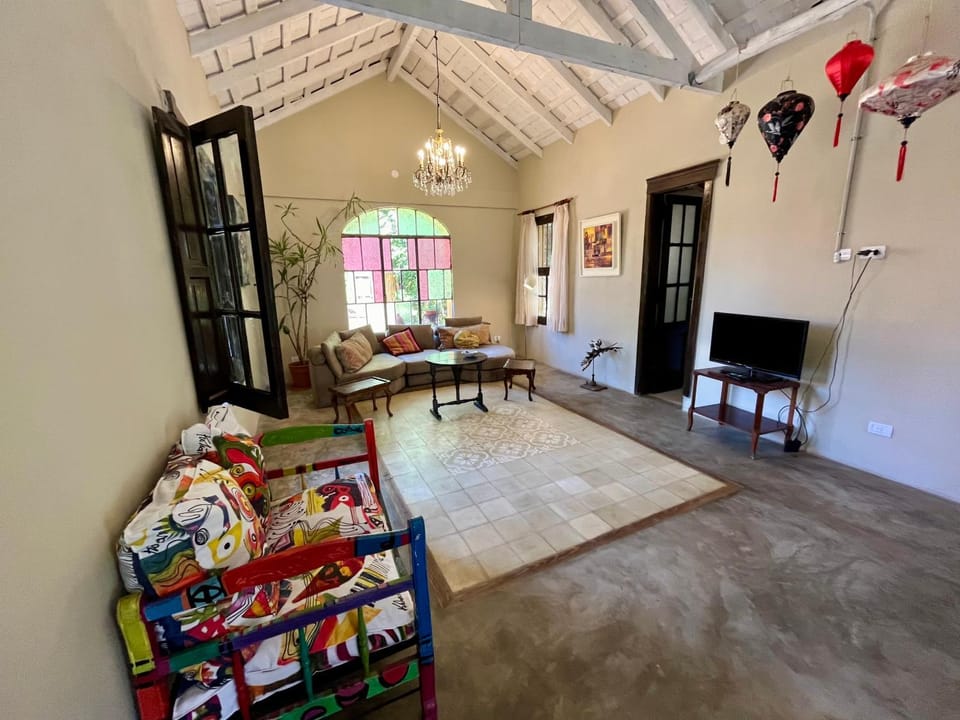 La Bedoyita House in La Cumbre