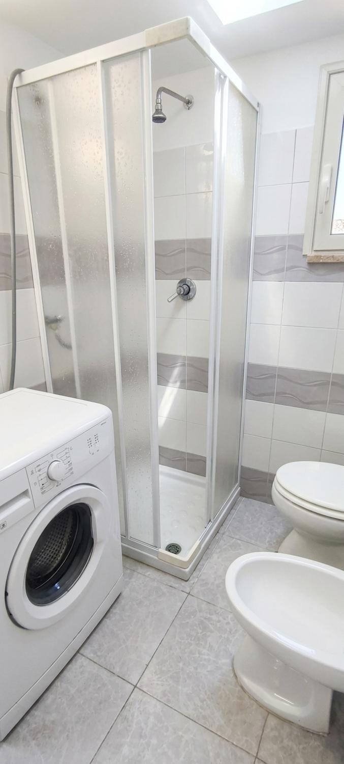 Shower, Toilet, Bathroom, washing machine