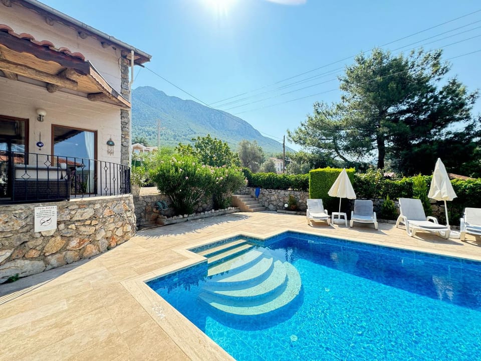 Property building, Mountain view, Swimming pool