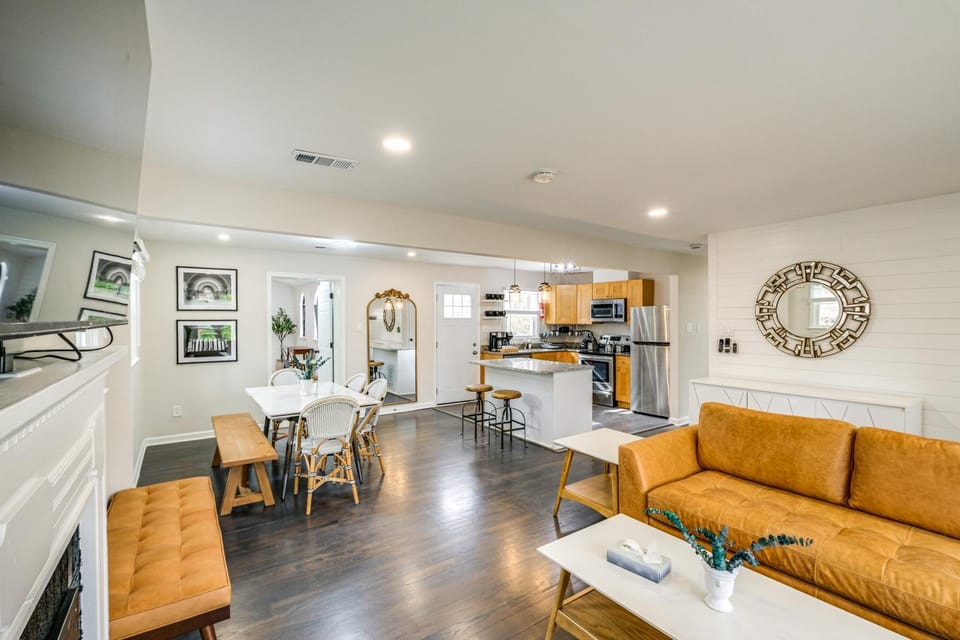 Modern Apt 11 Mi to DC: Pets Welcome! Apartment in District of Columbia