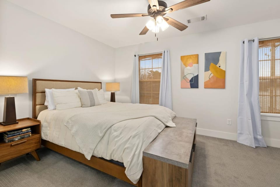 Hog Haven - 2 mi to UofA 1 mile to Downtown House in Fayetteville
