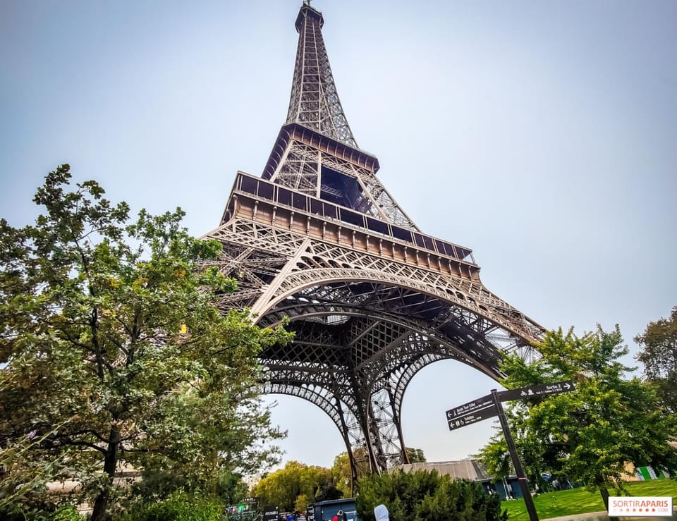 Property building, Nearby landmark, Day, Natural landscape, Landmark view