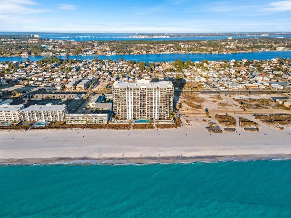 Property building, Day, Bird's eye view, Beach, City view, Sea view