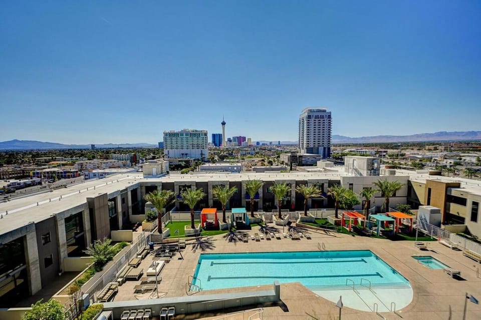 Studio High-Rise in Downtown Vegas Apartment in Las Vegas