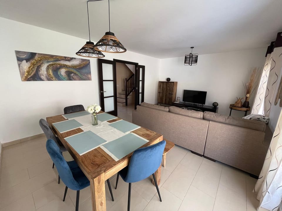 Living room, Dining area
