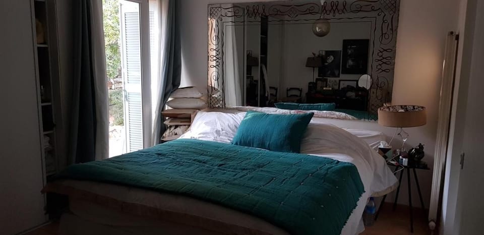 villa les nefliers vue panoramique mer Villa in Cassis