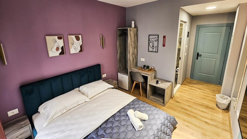 Bed, Photo of the whole room, Bedroom, wardrobe