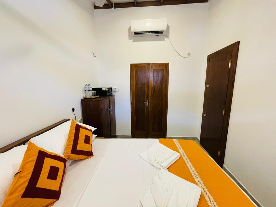 Luxe 2 Hiriketiya Bed and Breakfast in Southern Province