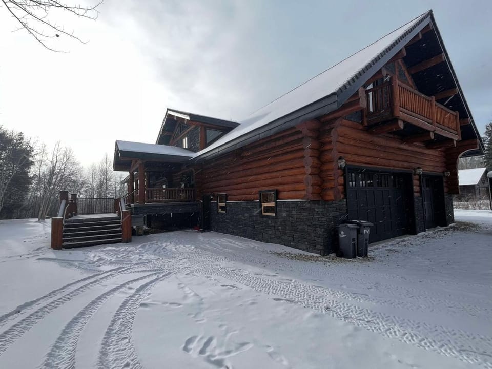 Southview Lodge Villa in Valemount