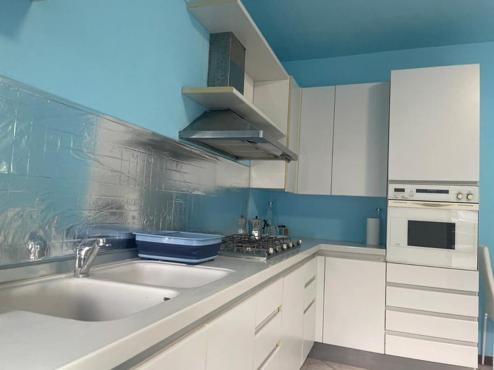 Kitchen or kitchenette, Kitchen or kitchenette, dishwasher, stove