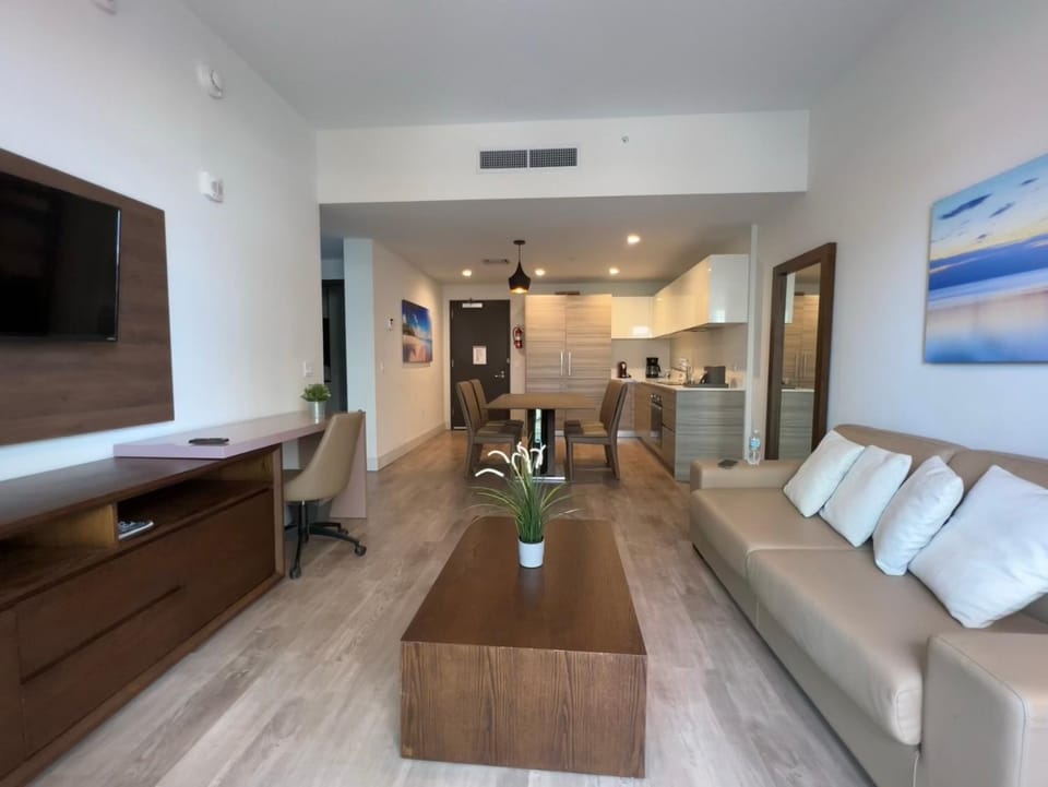 Kitchen or kitchenette, Living room, Seating area