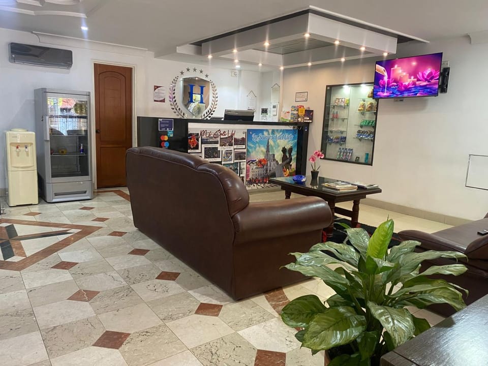 Communal lounge/ TV room, TV and multimedia, Living room, Lobby or reception