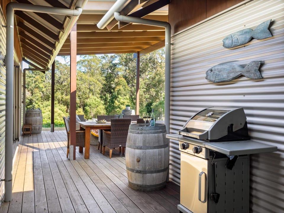 BBQ facilities, Dining area