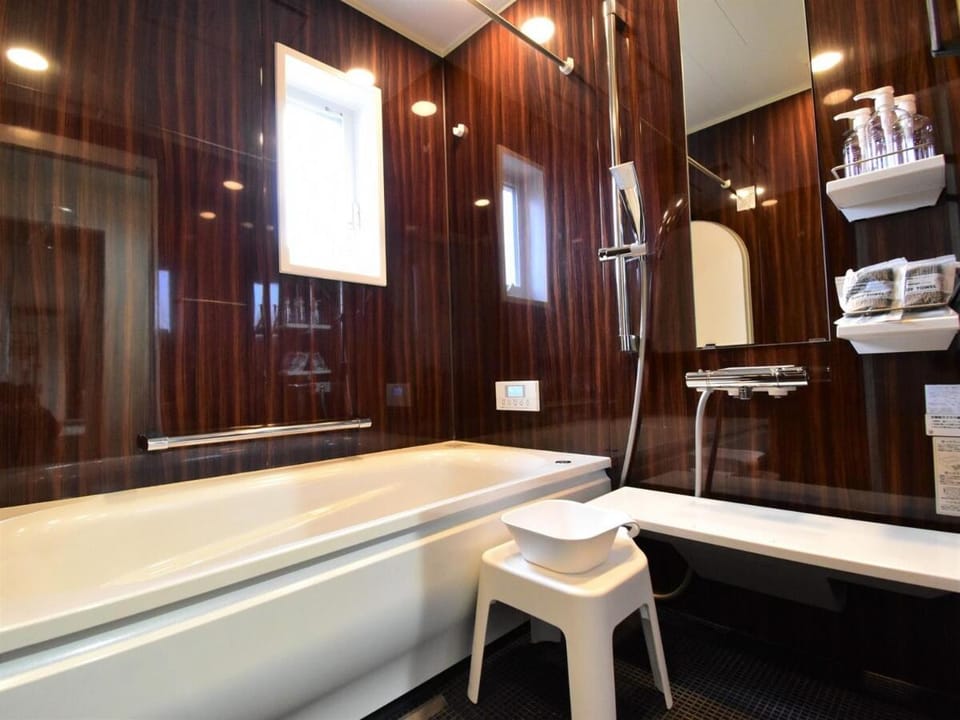 Bathroom, Bath