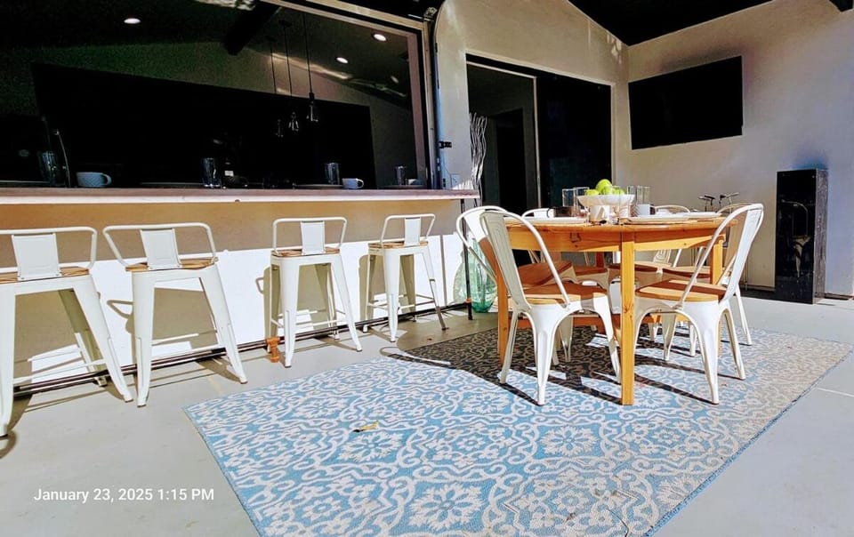 Patio, Dining area