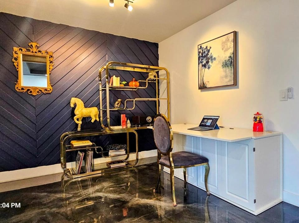 Business facilities, Guests