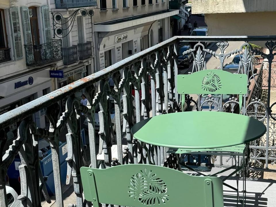 Studio cosy hyper centre Aix-les-Bains avec balcon et wifi - FR-1-555-106 Apartment in Aix-les-Bains