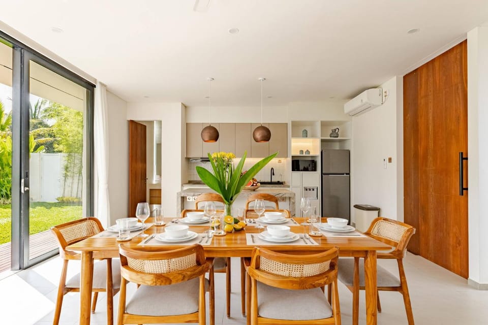 Kitchen or kitchenette, Living room, Seating area, Dining area, oven, stove