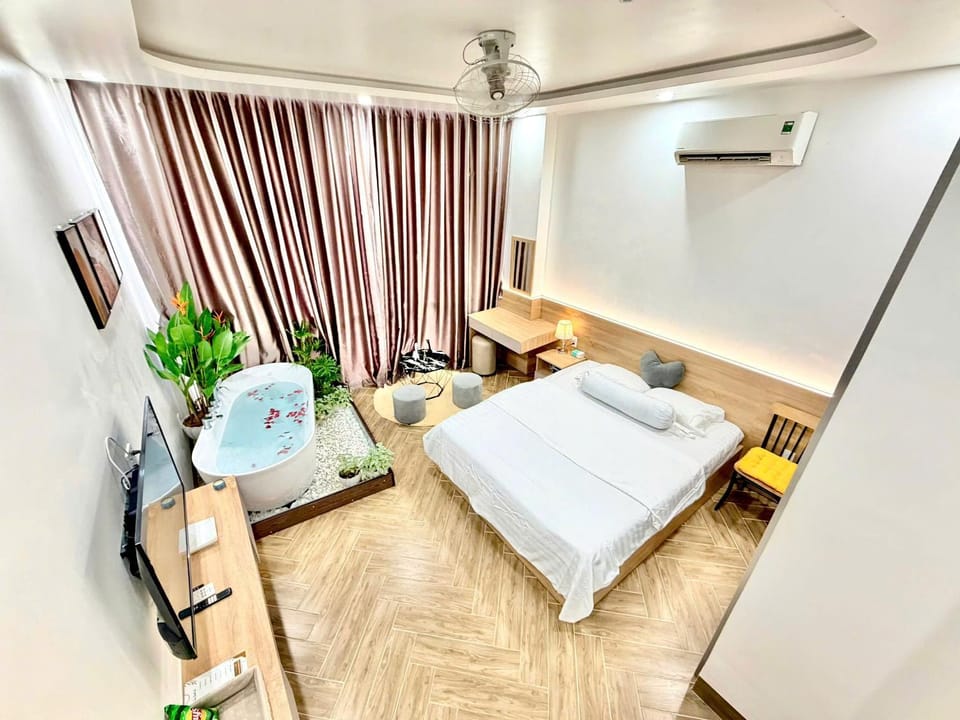 Dr402 Modern Studio W Bathtub and City Views Apartment in Cambodia