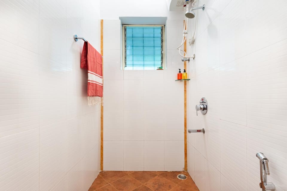 Shower, towels