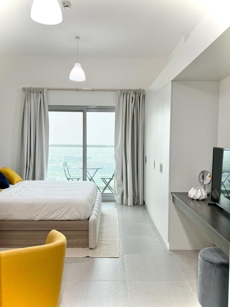 Bed, TV and multimedia, Living room, Photo of the whole room, Bedroom