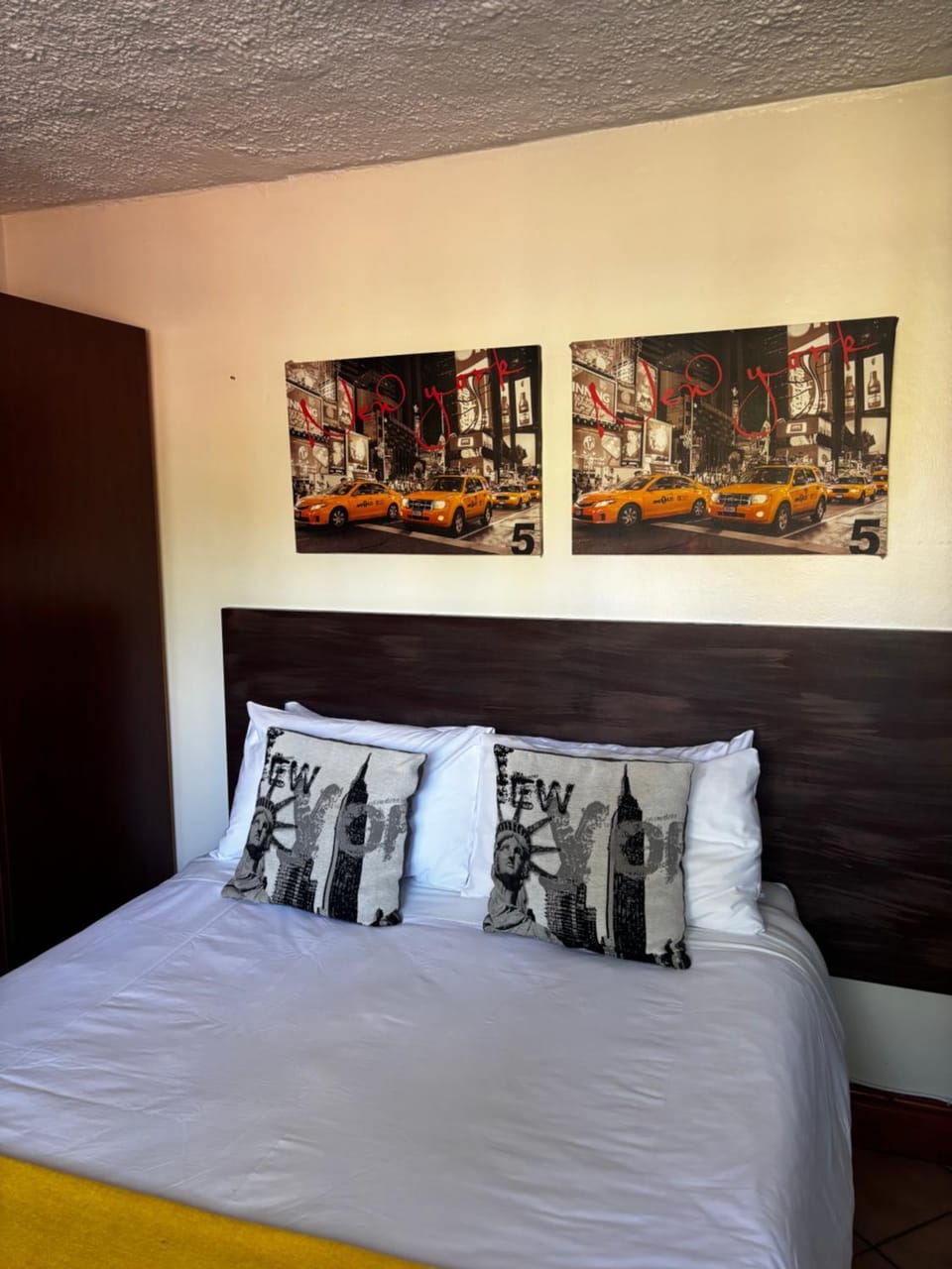 Steenbok Self Catering Accommodation Apartment in South Africa