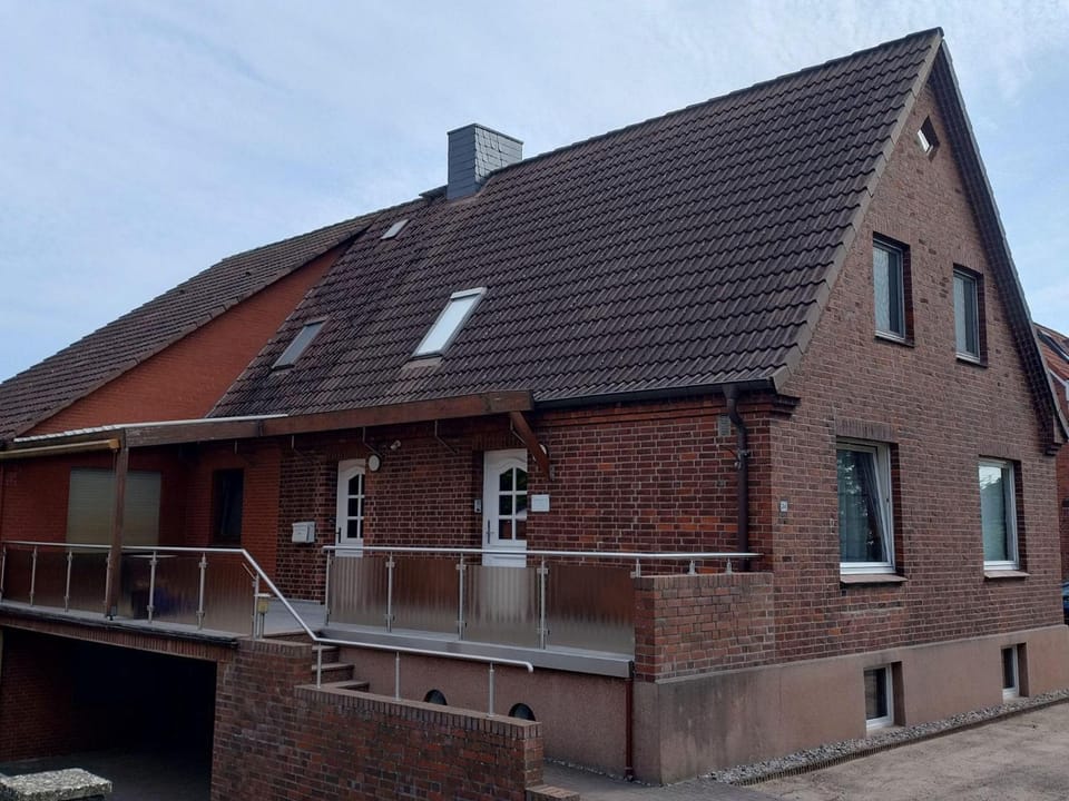 Property building, Day