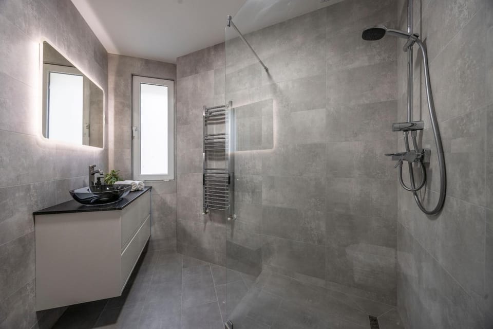 Shower, Bathroom