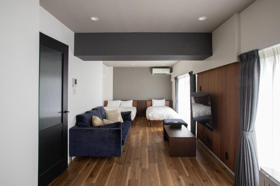 Bed, TV and multimedia, Living room, Photo of the whole room, Bedroom