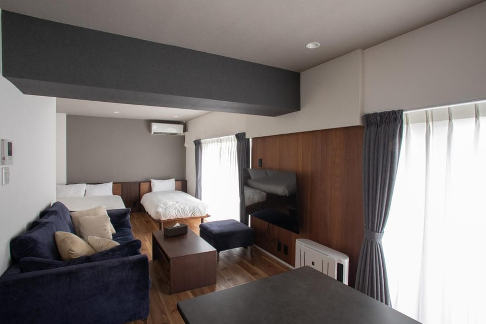 Bed, TV and multimedia, Living room, Photo of the whole room, Dining area, Bedroom