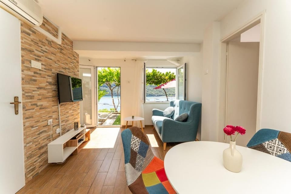 Sea view app in the port of Rabac,27 Apartment in Istria County