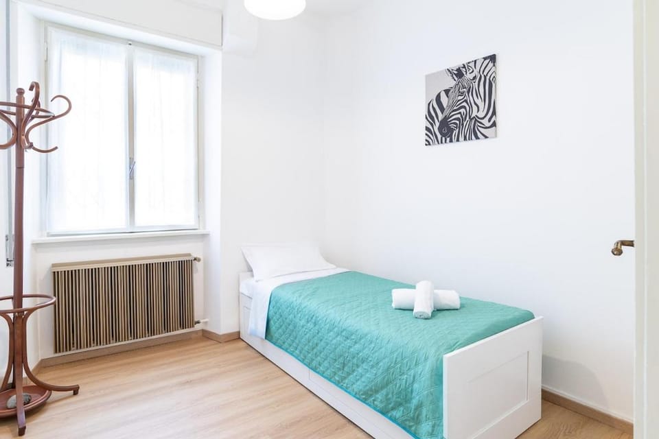 Private parking 3Bd Apartment near Piazza Carducci Apartment in Bologna