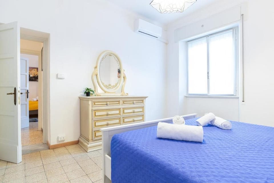 Private parking 3Bd Apartment near Piazza Carducci Apartment in Bologna