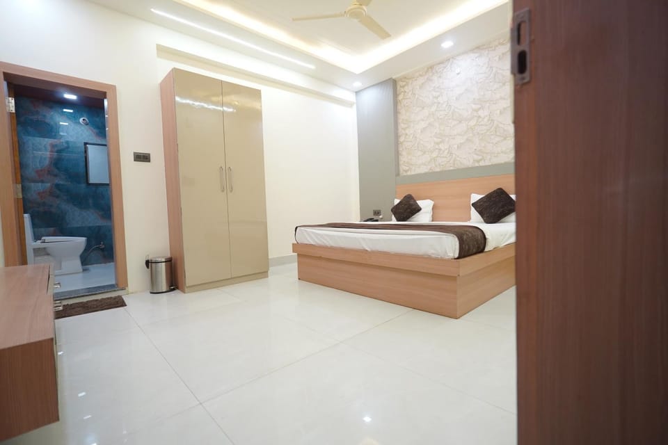 Hotel Vatika Royal Hotel in Uttar Pradesh