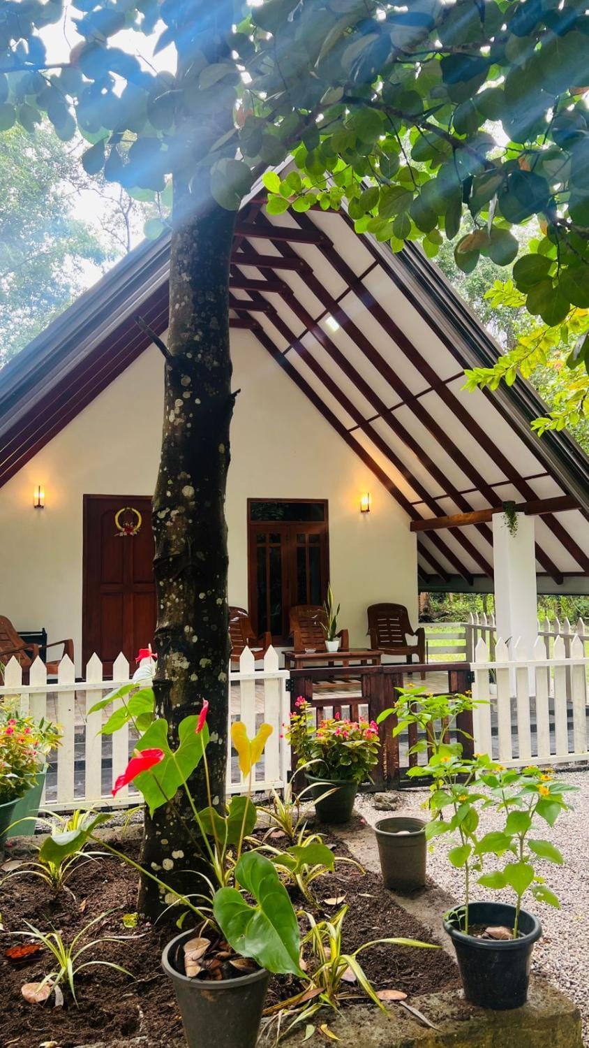 The Hideaway Sigiriya Chalet in Dambulla