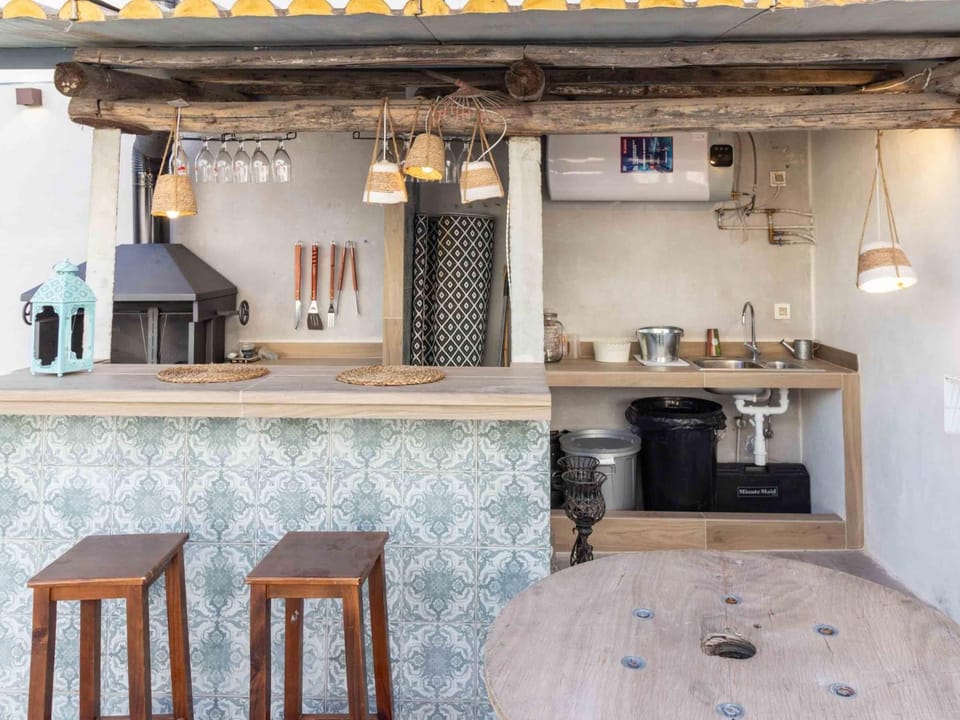 BBQ facilities, Kitchen or kitchenette