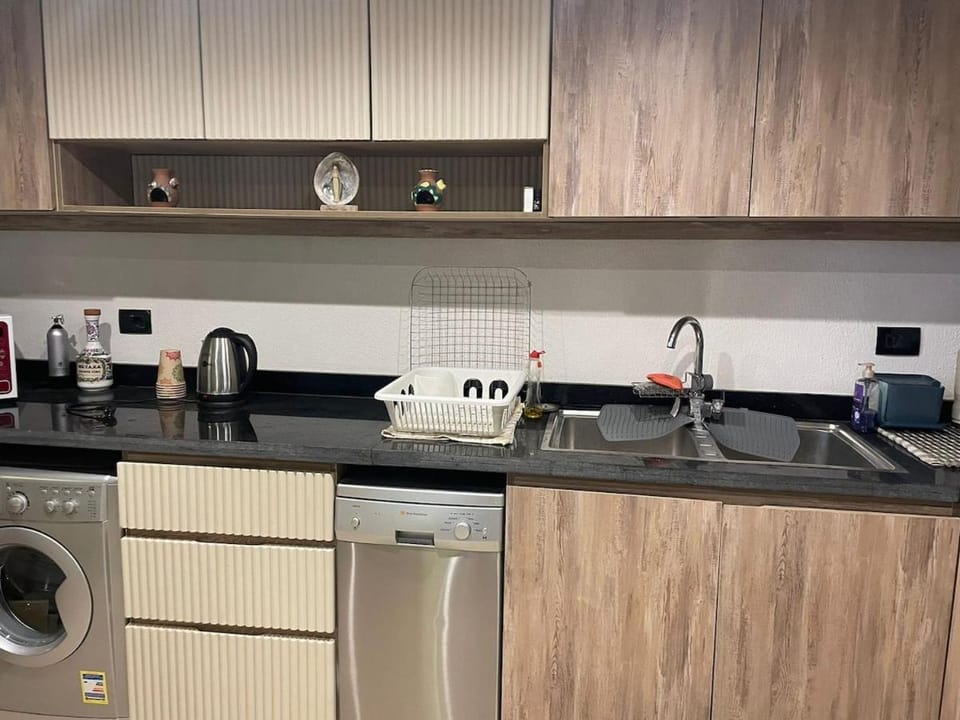 Coffee/tea facilities, Kitchen or kitchenette, dishwasher, washing machine