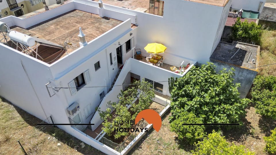 Property building, Facade/entrance, Off site