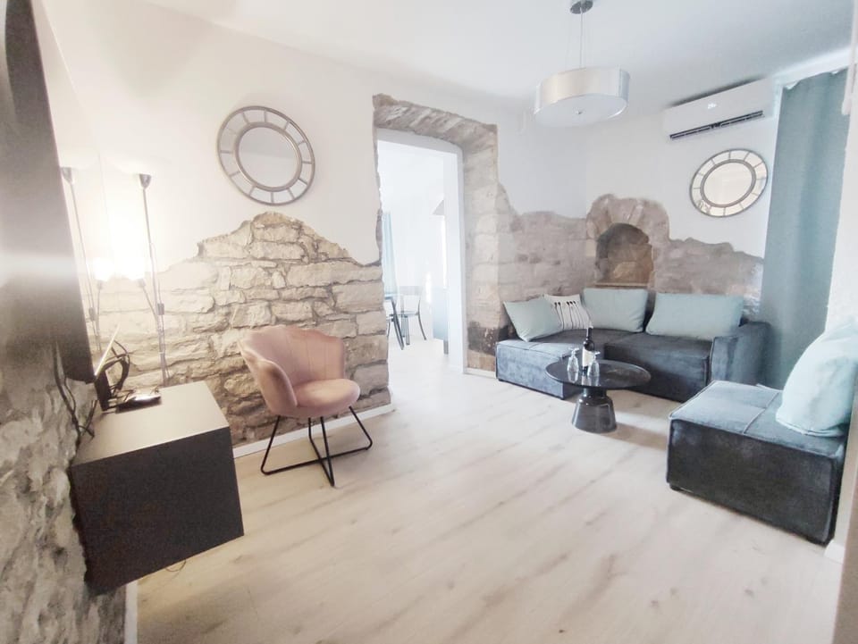 Living room, air conditioner