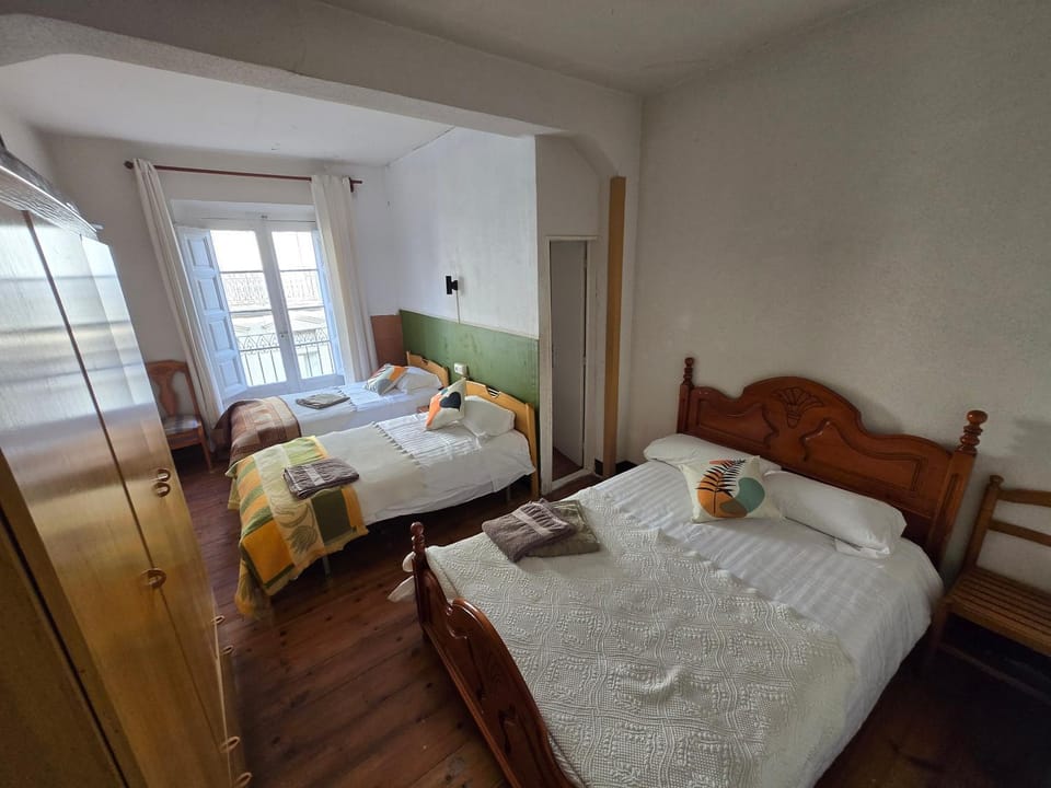 Hostal La Peña Bed and Breakfast in Haro