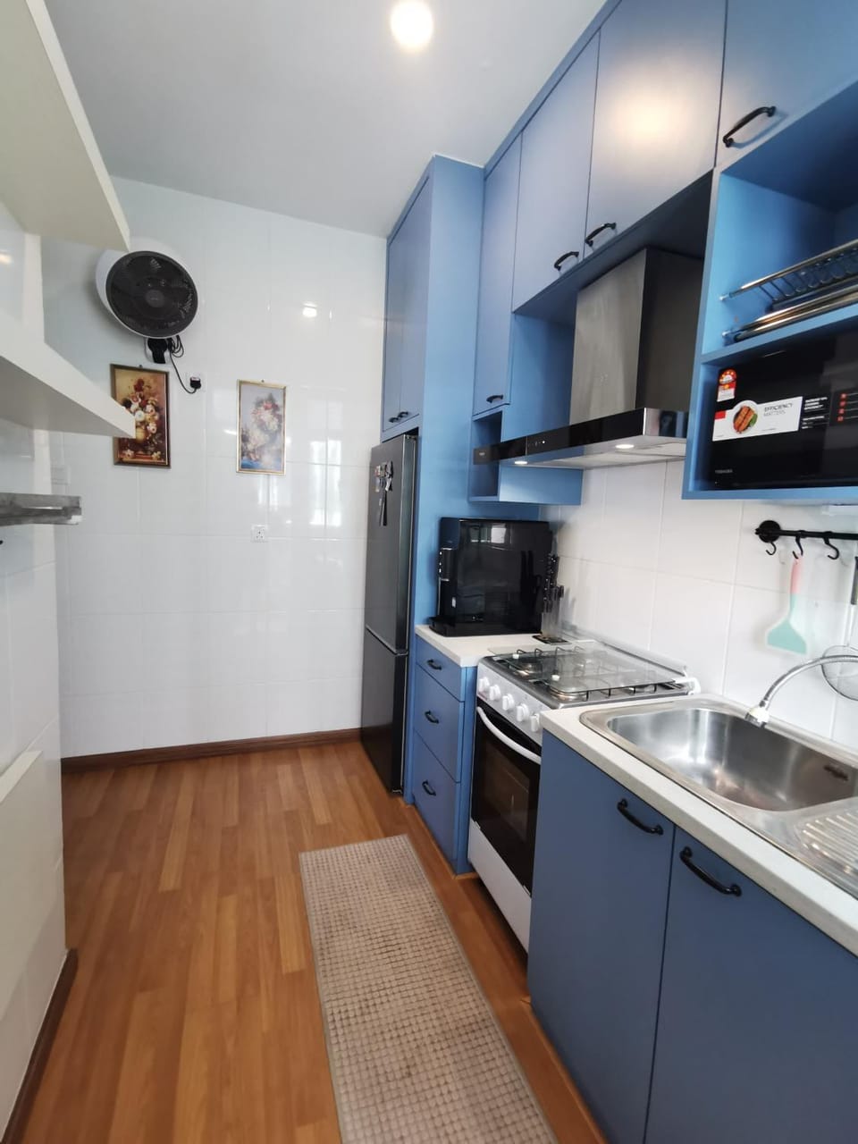 Kitchen or kitchenette, oven, stove