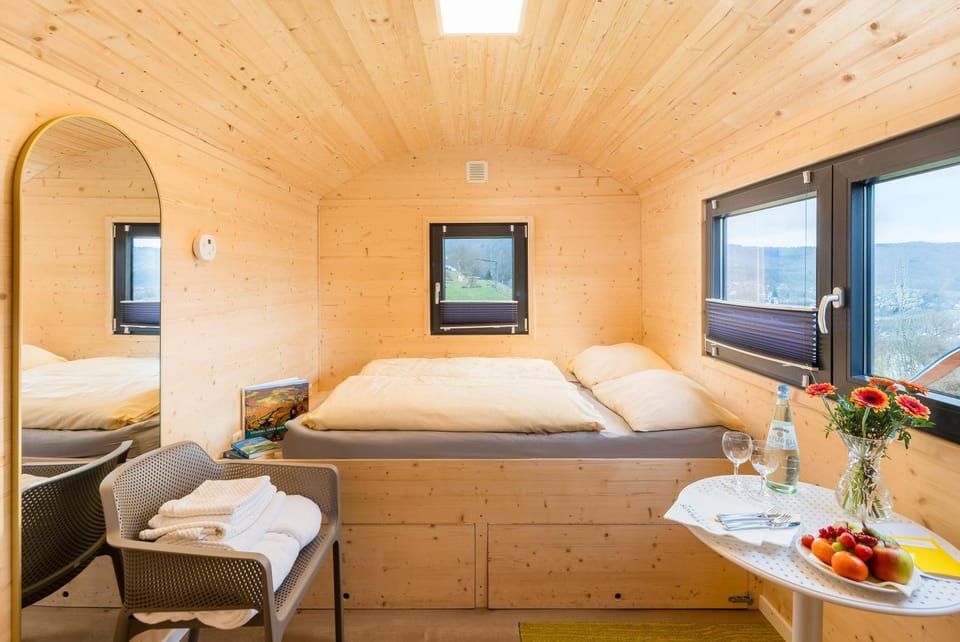 Bed, Living room, Photo of the whole room, Seating area, Bedroom