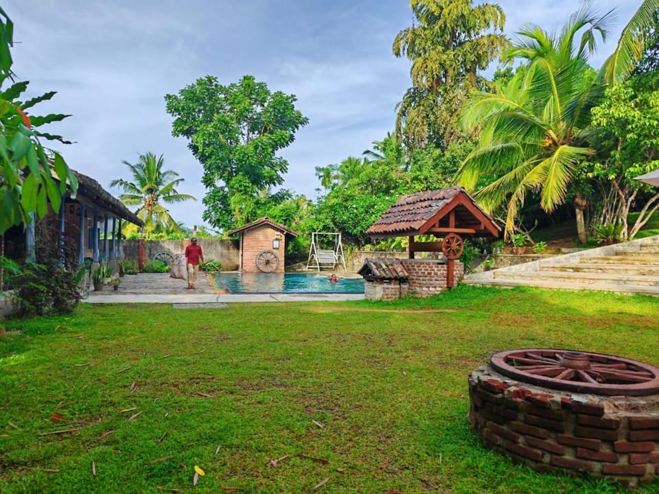 Natural landscape, Garden, Garden view, Pool view, Swimming pool, Entertainment, Entertainment