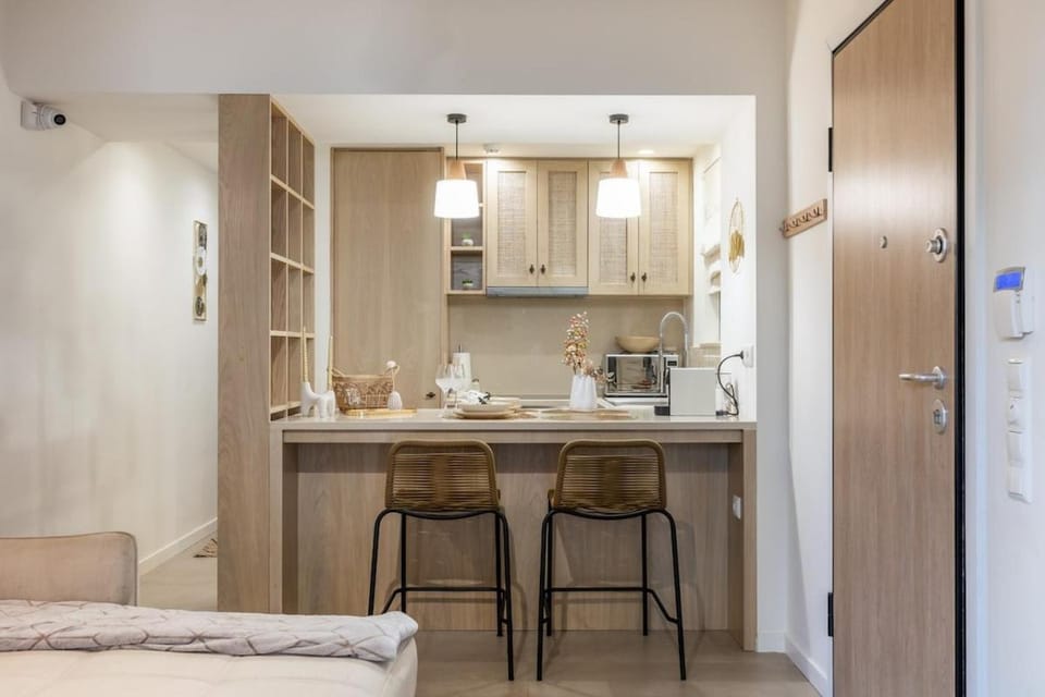 Kitchen or kitchenette, Dining area, Breakfast, oven