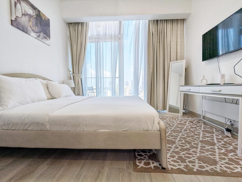 Bed, TV and multimedia, Living room, Photo of the whole room, Evening entertainment, Bedroom