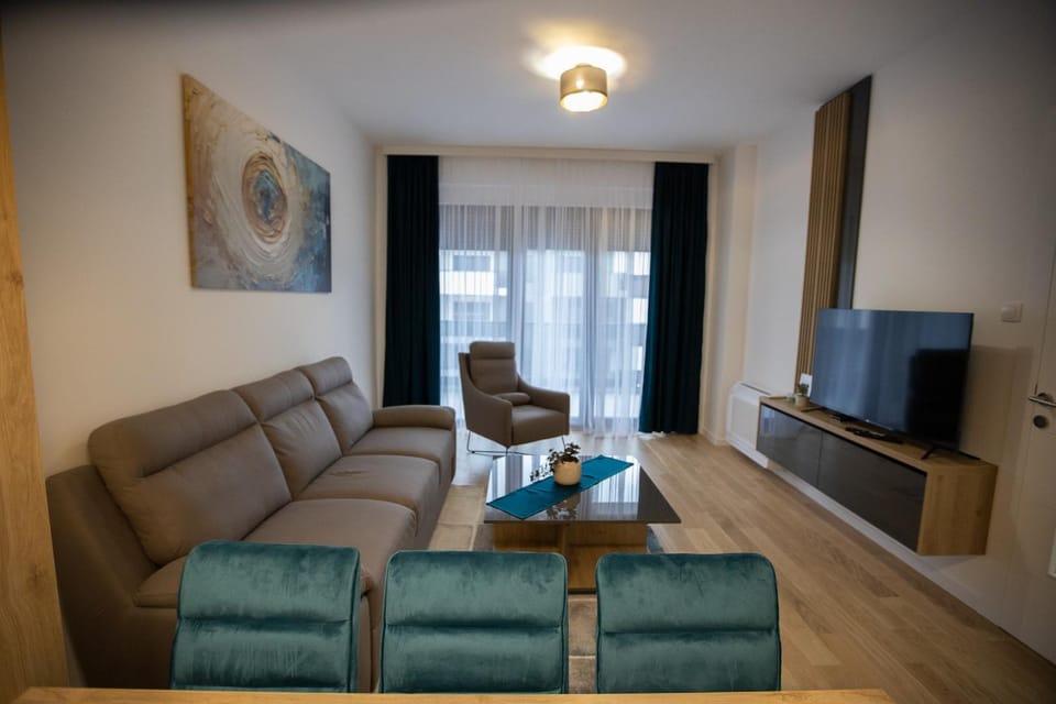 Communal lounge/ TV room, Living room, Seating area