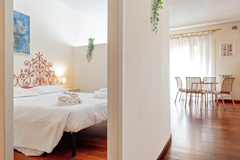 Bedroom, dryer, air conditioner