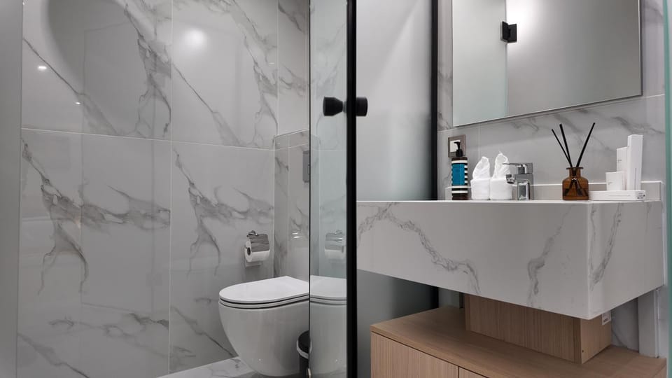 Shower, Toilet, Bathroom