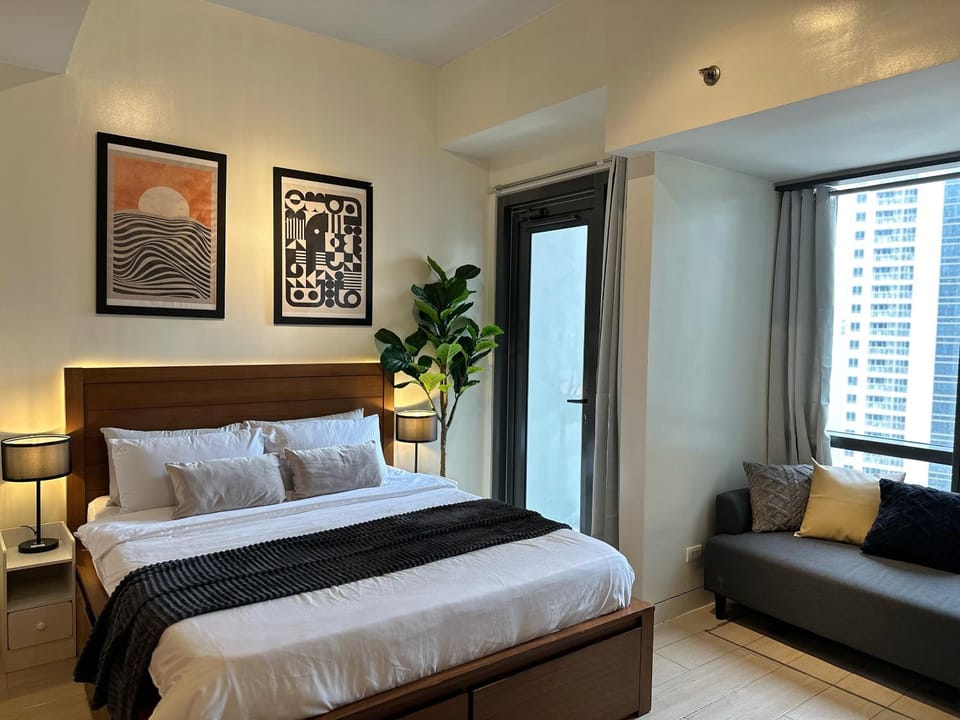 Studio in Greenbelt with Wifi, Pool and Gym Apartment in Pasay