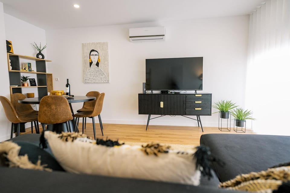 Communal lounge/ TV room, TV and multimedia, air conditioner